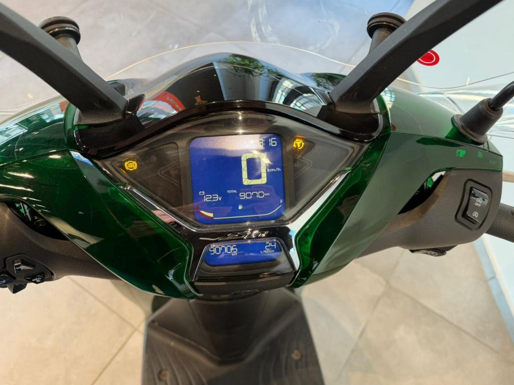 Honda SH 150i Vetro Green - 2024