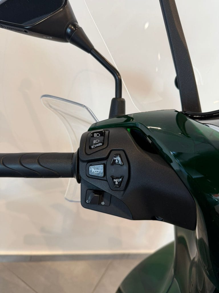 Honda SH 150i Vetro Green - 2024